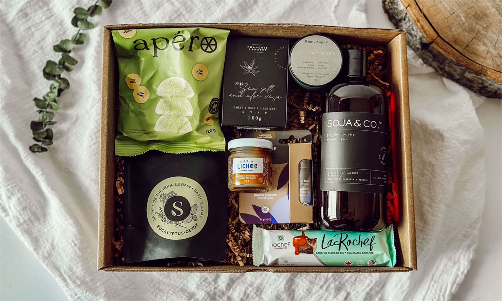 Cocooning surprise box with Canadian products